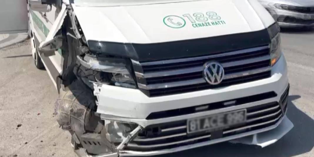 Düzce'de İngiliz cenaze şoförünün ehliyet oyunu tutmadı 4